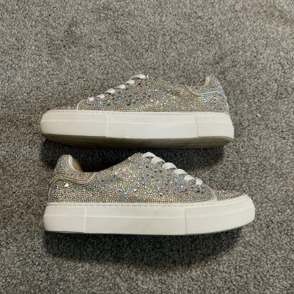 Betsey Johnson Sidny Rhinestone Platform Sneakers Womens 8.5 Silver Iridescent